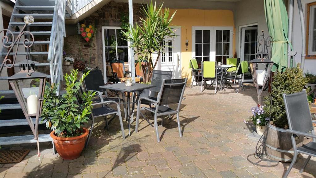 Bio-Ferienweingut Leyendecker Appartement Kattenes Buitenkant foto