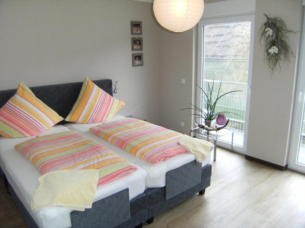 Bio-Ferienweingut Leyendecker Appartement Kattenes Buitenkant foto