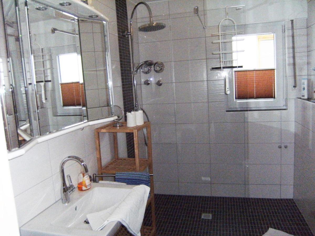 Bio-Ferienweingut Leyendecker Appartement Kattenes Buitenkant foto