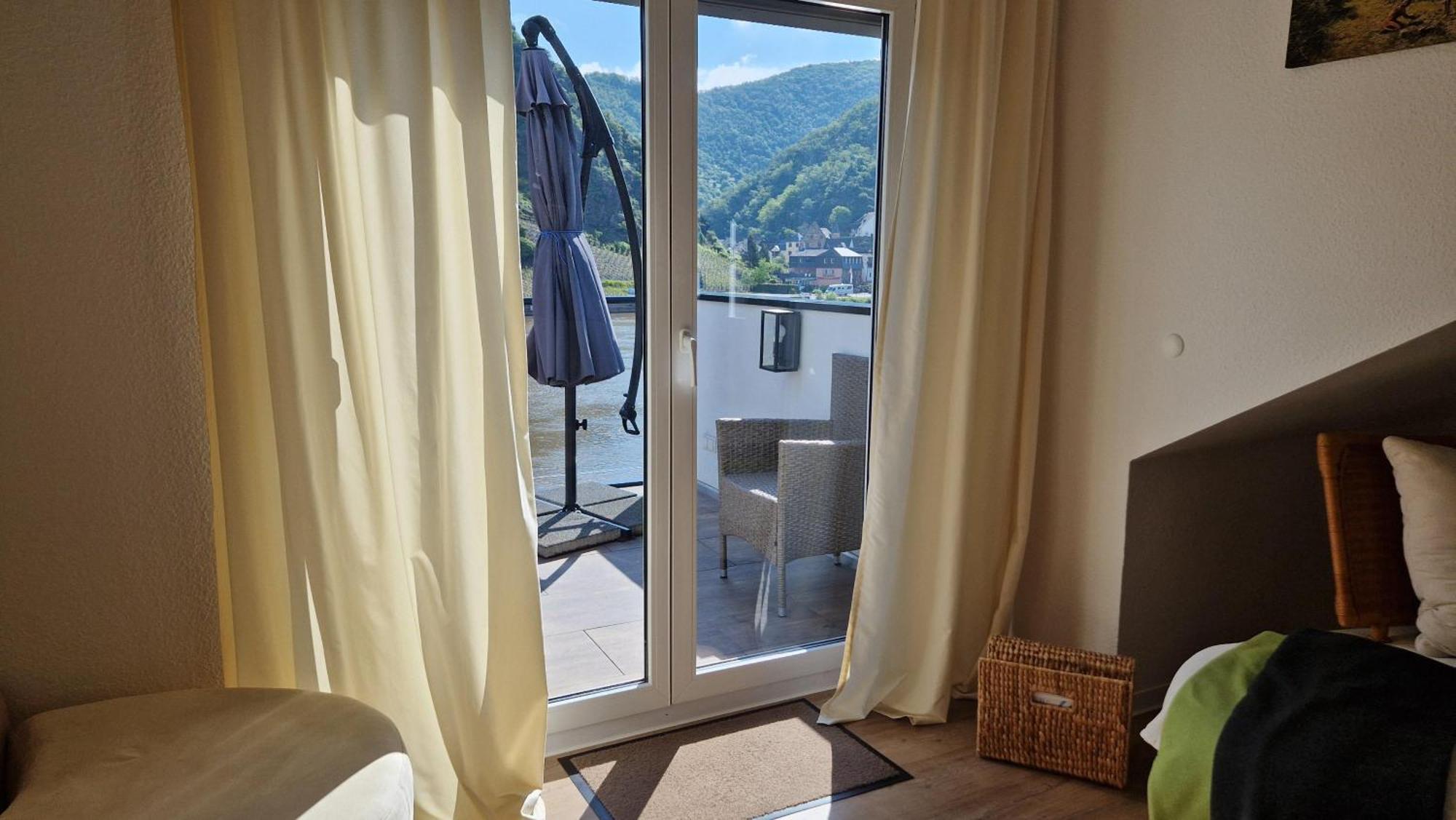 Bio-Ferienweingut Leyendecker Appartement Kattenes Buitenkant foto