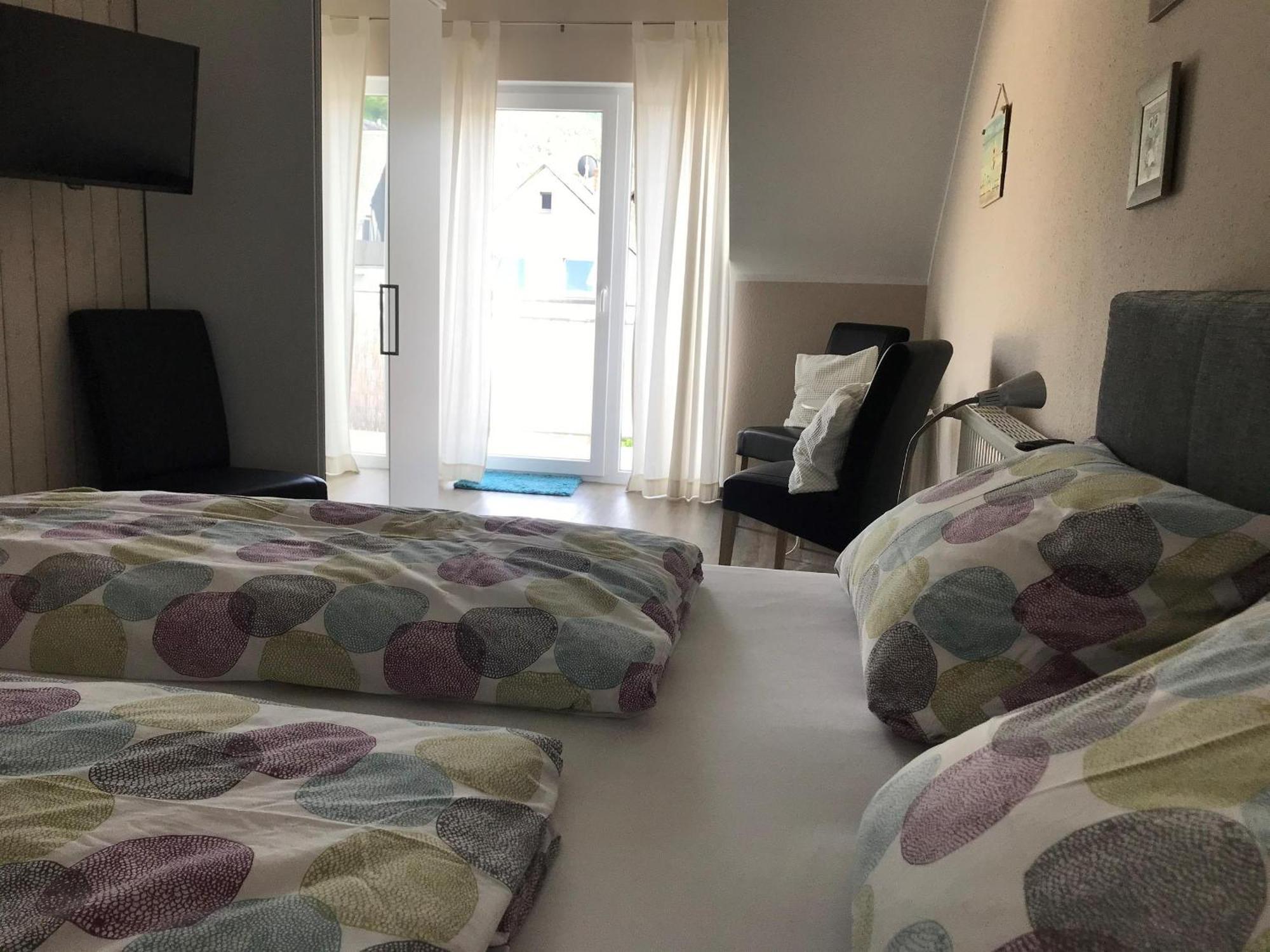 Bio-Ferienweingut Leyendecker Appartement Kattenes Buitenkant foto
